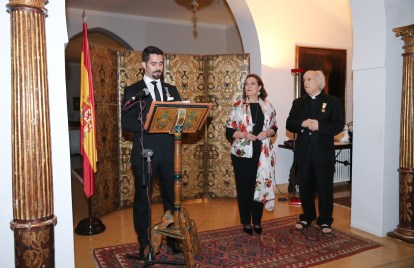 Decoration-Emile Issa-Emb Esp-21 Avril 2016-Officier de la Croix du Merit Civil- High-res-JPX_0228