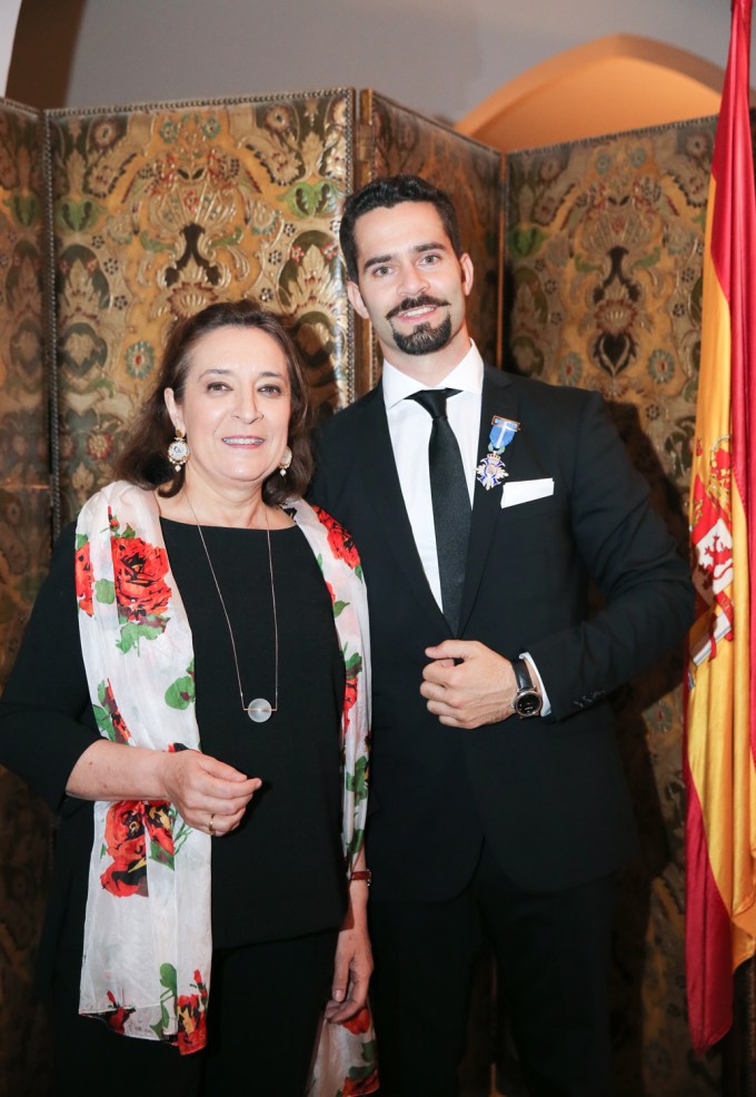 Decoration-Emile Issa-Emb Esp-21 Avril 2016-Officier de la Croix du Merit Civil- High-res-JPX_0380